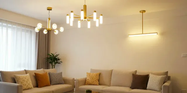 Lustre living moderne din gama LED, perfect pentru atmosfera confortabilă a casei tale.